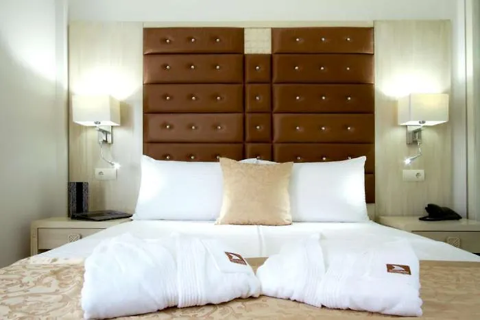 Hotel Moon Dreams - Adults Recommended 4*