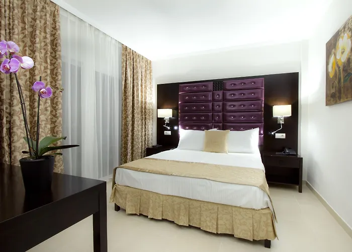 Moon Dreams - Adults Recommended 4*