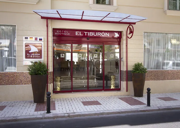 Hotel Moon Dreams - Adults Recommended