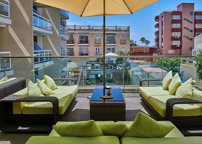 Hotel Moon Dreams - Adults Recommended