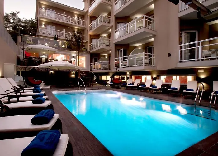 Hotel Moon Dreams - Adults Recommended