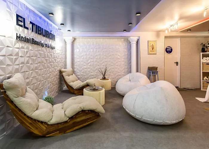 Hotel Moon Dreams - Adults Recommended