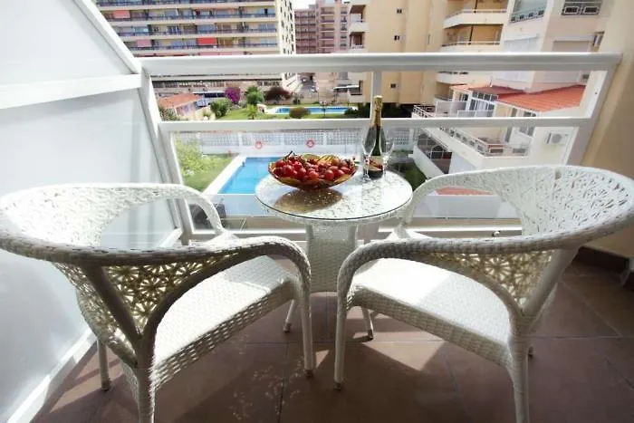 Hotel Moon Dreams - Adults Recommended