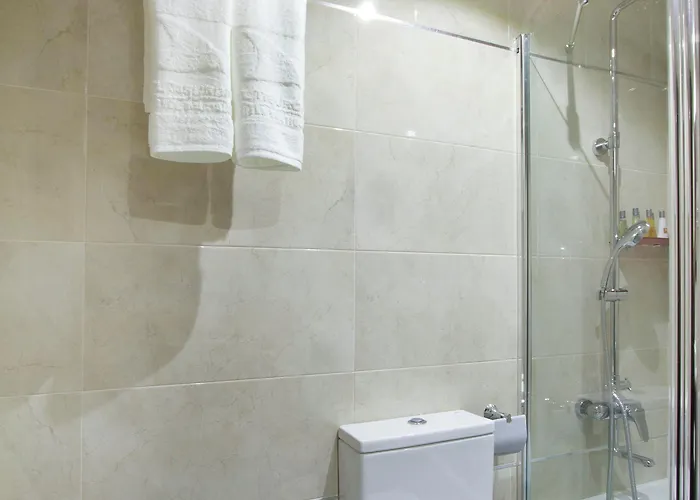 Hotel Moon Dreams - Adults Recommended