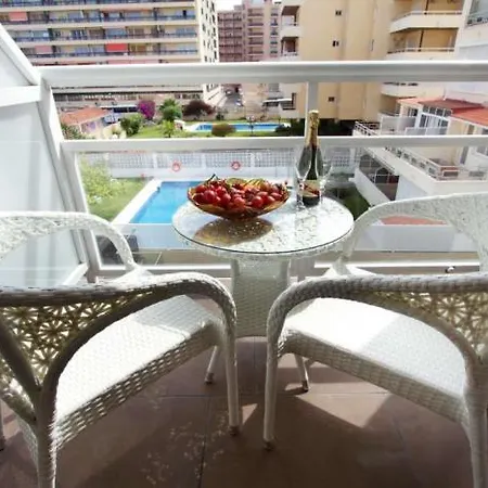 Отель Moon Dreams - Adults Recommended