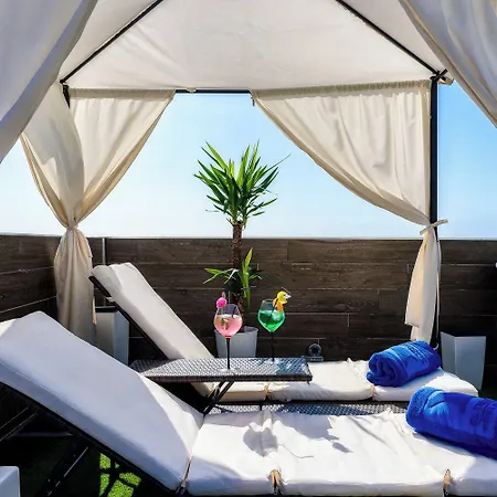 Moon Dreams - Adults Recommended Торремолинос